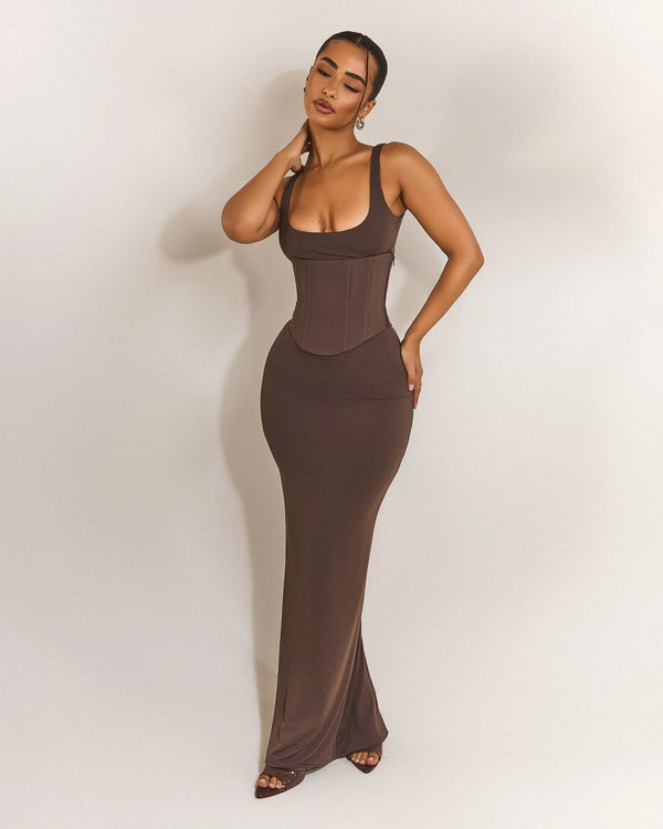 The Sandra Scoop Maxi in Brown