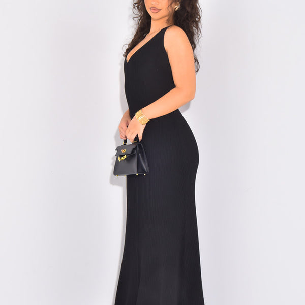 Elegant Ribbed Sleeveless Maxi Dress